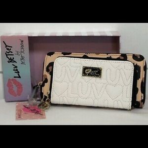 🛍Betsey Johnson double wallet